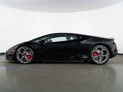 Used 2022 Lamborghini Huracan EVO image 5