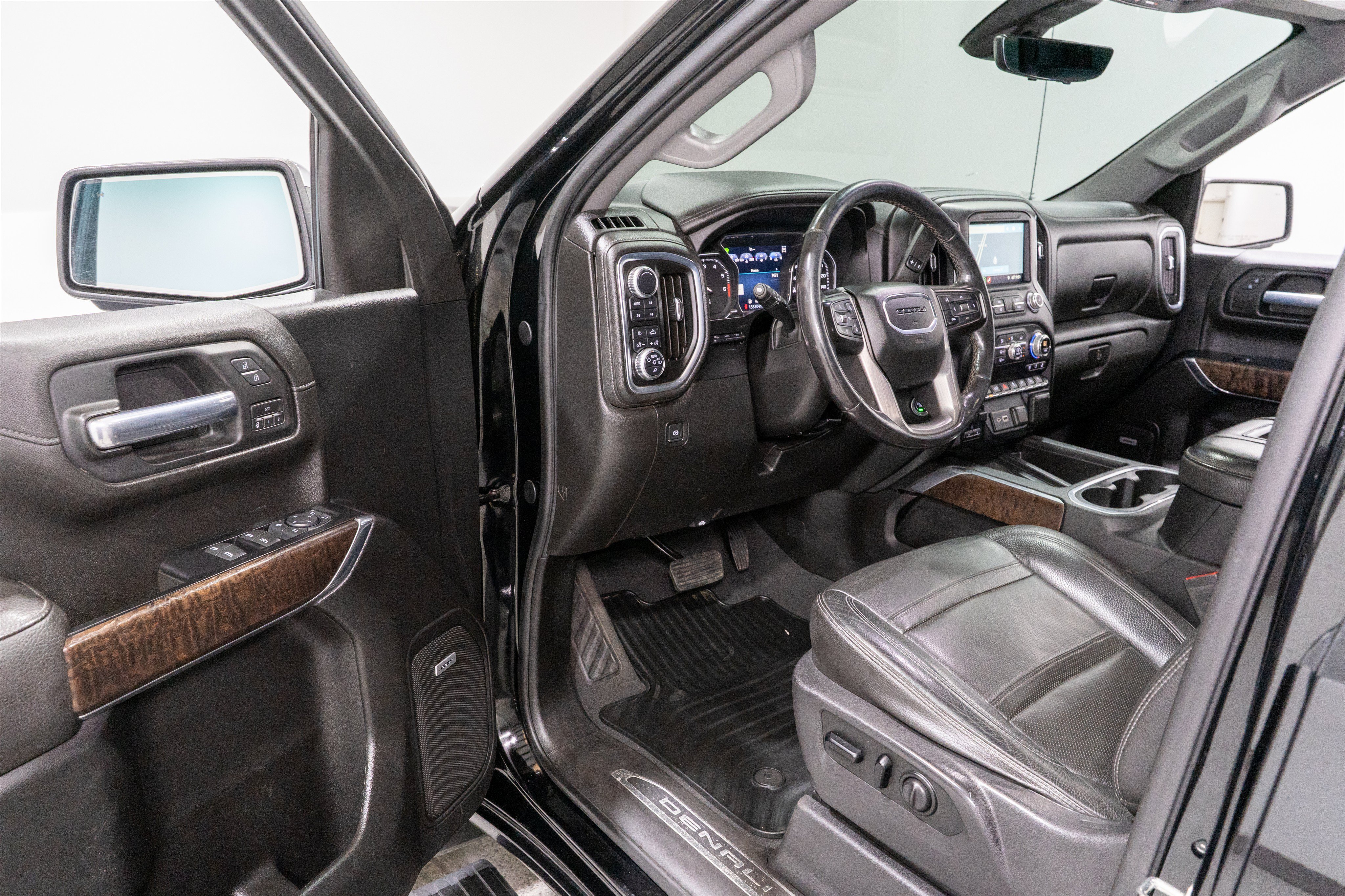 Used 2019 GMC Sierra 1500 Denali w/ Denali Ultimate Package AWD/4WD image 14