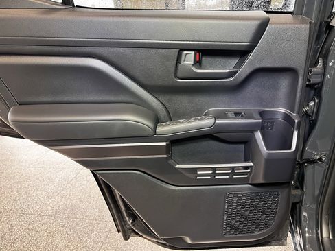 Used 2025 Toyota 4Runner SR5 image 38