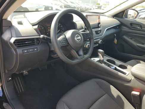 Used 2025 Nissan Altima 2.5 S FWD image 9