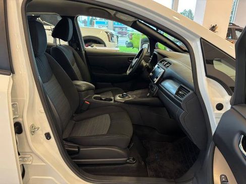 Certified 2023 Nissan Leaf S image 24