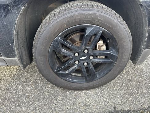 Used 2017 Chevrolet Equinox LT w/ Midnight Edition image 12