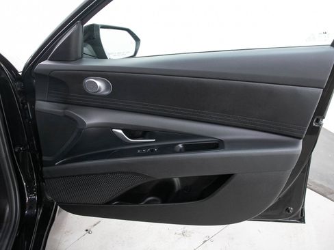 Used 2026 Hyundai Elantra Hybrid FWD image 9