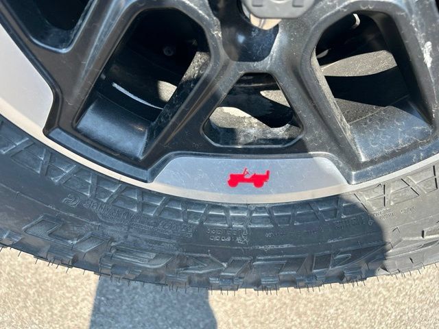 Used 2021 Jeep Wrangler Unlimited Rubicon w/ Dual Top Group AWD/4WD image 9
