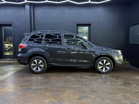Used 2018 Subaru Forester 2.5i Premium w/ All-Weather Package AWD/4WD image 10