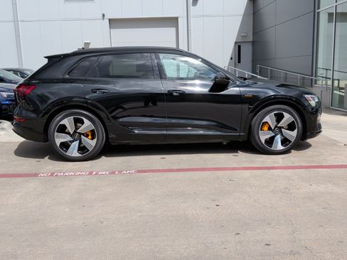 Used 2023 Audi e-tron Premium Plus w/ Premium Plus Package image 11