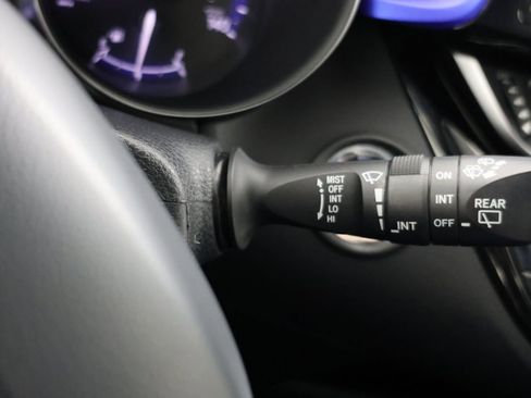 Used 2021 Toyota C-HR XLE image 22