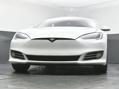 Used 2020 Tesla Model S Long Range Plus image 51