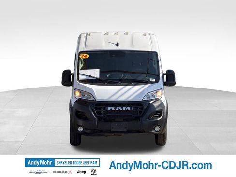 Used 2024 RAM ProMaster 2500 w/ Convenience Group FWD image 2