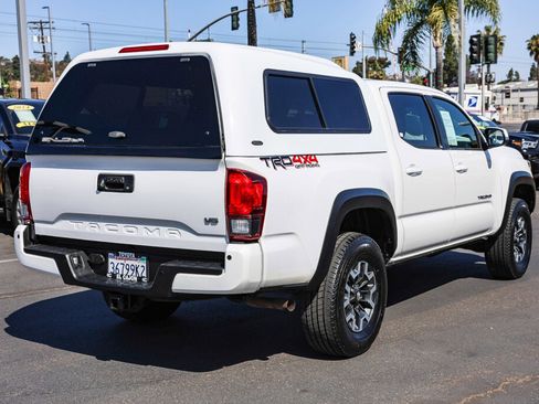 Certified 2018 Toyota Tacoma TRD Off-Road w/ Technology Package AWD/4WD image 23