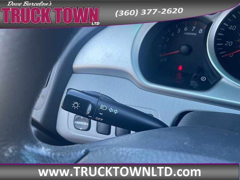 Used 2005 Toyota Highlander 2WD V6 w/ Appearance Pkg image 18