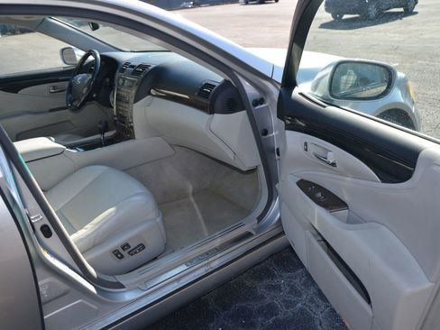 Used 2007 Lexus LS 460 image 30