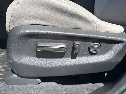 Used 2017 Honda CR-V EX-L image 10