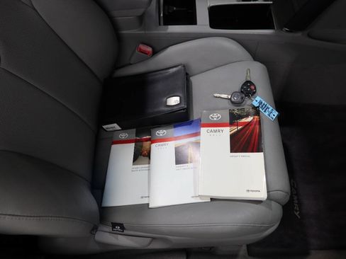 Used 2011 Toyota Camry SE w/ SE Extra-Value Pkg #1 FWD image 26