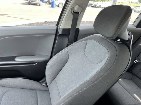 Used 2025 Kia K4 FWD image 22