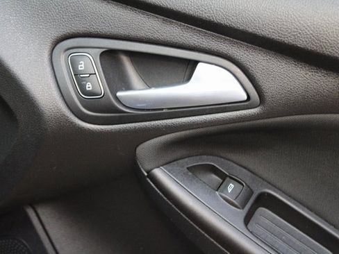 Used 2018 Ford Focus SE image 9