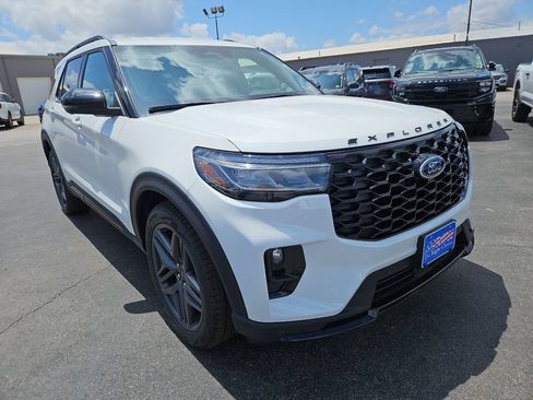 New 2026 Ford Explorer ST AWD/4WD image 2