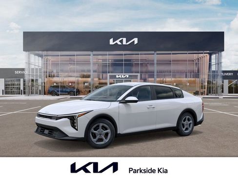 New 2025 Kia K4 LXS image 3