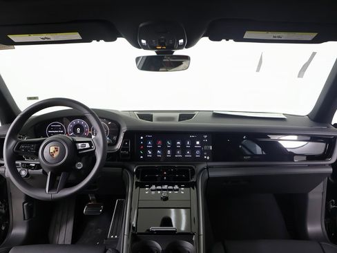 New 2025 Porsche Panamera 4 image 18