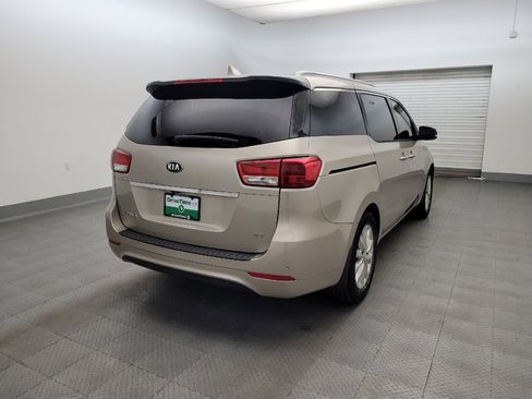 Used 2017 Kia Sedona EX FWD image 9