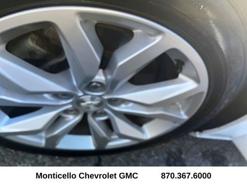 Used 2016 Chevrolet Impala LT w/ Convenience Package image 28