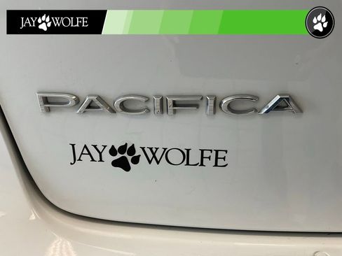 Used 2020 Chrysler Pacifica Touring FWD image 25