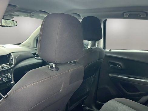 Used 2019 Chevrolet Trax LS image 33