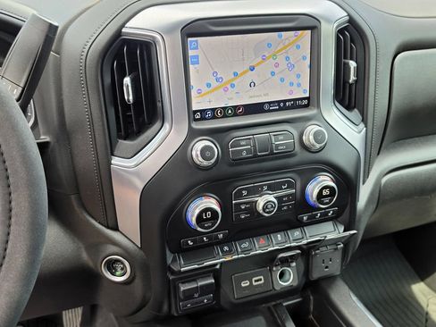 Used 2022 GMC Sierra 1500 SLT w/ SLT Convenience Package AWD/4WD image 11
