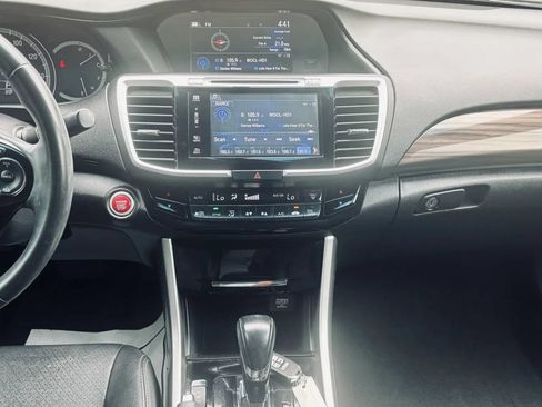 Used 2017 Honda Accord EX-L image 17