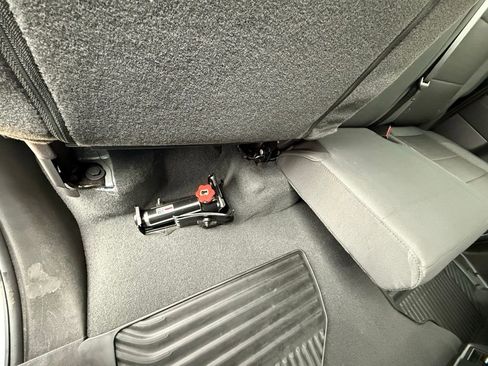 Used 2024 GMC Sierra 1500 Elevation image 28