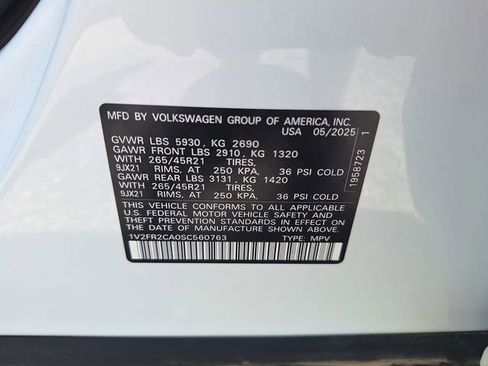 Used 2025 Volkswagen Atlas SEL Premium R-Line AWD/4WD image 31