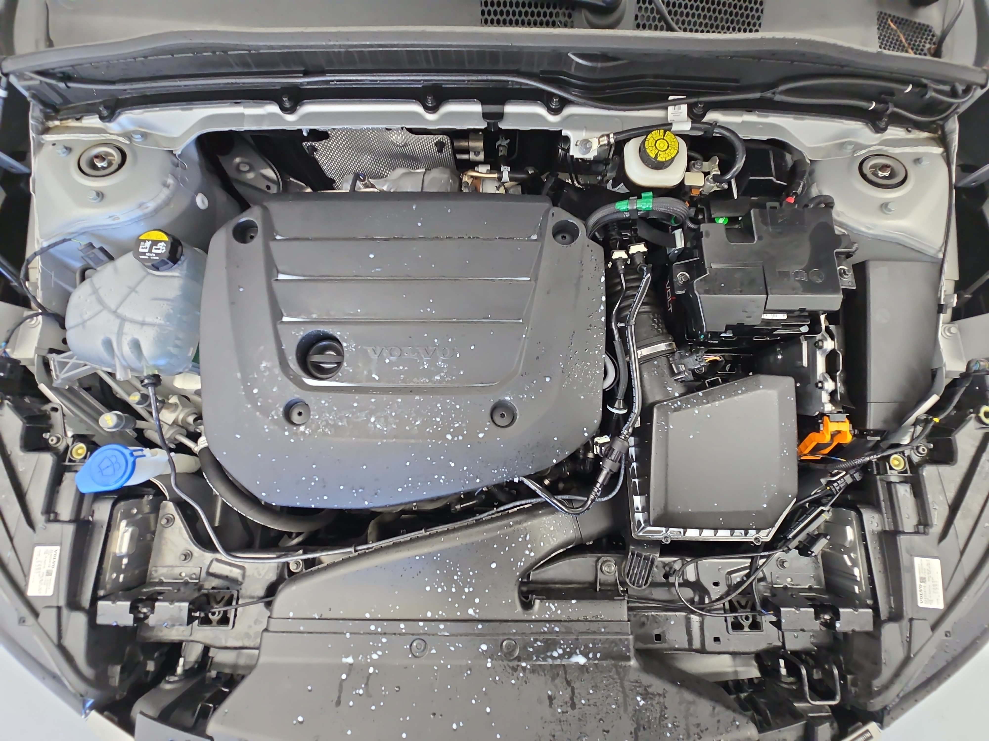 Used 2025 Volvo XC40 B5 Plus AWD/4WD image 30
