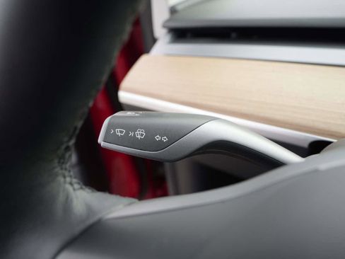 Used 2021 Tesla Model 3 Standard Range Plus image 18