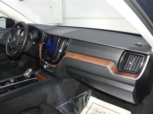 Used 2023 Volvo XC60 B5 Ultimate w/ Climate Package AWD/4WD image 26