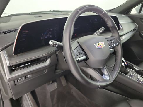 Certified 2025 Cadillac XT4 Premium Luxury image 17