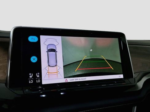 Certified 2026 Volkswagen Atlas SE FWD image 11