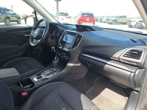 Used 2019 Subaru Forester Premium w/ All-Weather Package image 18