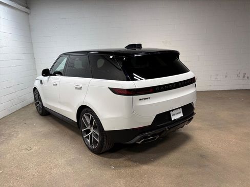 Used 2023 Land Rover Range Rover Sport SE image 9