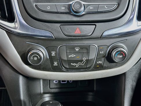 Used 2021 Chevrolet Equinox LS w/ LS Convenience Package FWD image 22