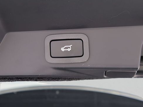 Used 2018 Land Rover Range Rover Sport HSE AWD/4WD image 17