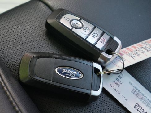 Certified 2022 Ford Edge Titanium w/ Equipment Group 301A AWD/4WD image 37