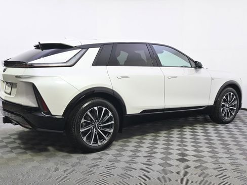 New 2025 Cadillac Lyriq Sport image 7