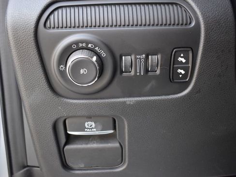 Used 2024 Jeep Wagoneer L Series II w/ Flexible Seating Group image 24