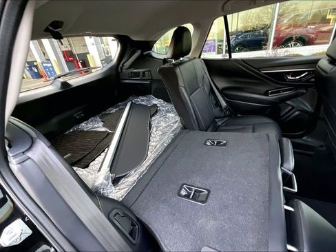 Certified 2025 Subaru Outback Limited image 31