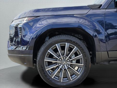 Used 2025 Lexus GX 550 w/ Cold Area Package AWD/4WD image 37
