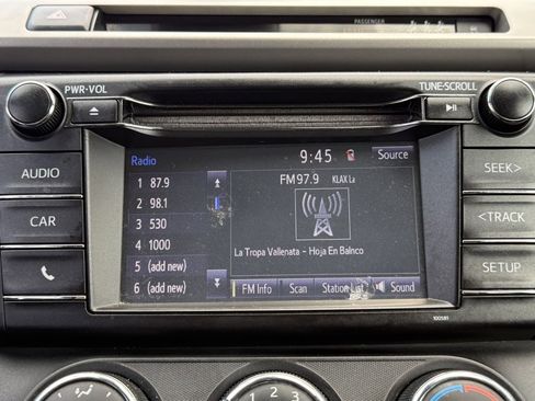 Used 2018 Toyota RAV4 LE image 25