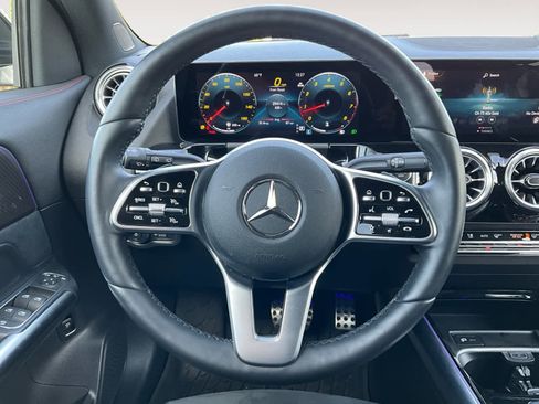 Used 2023 Mercedes-Benz GLA 250 4MATIC image 18