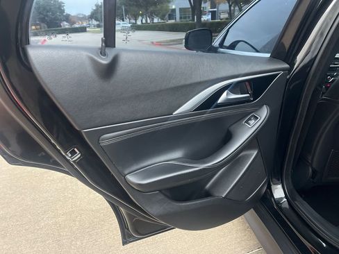 Used 2017 INFINITI QX30 Premium w/ Cargo Package image 15