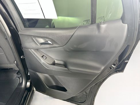 Used 2025 Chevrolet Equinox LT image 29