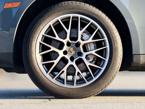 Used 2017 Porsche Macan S image 18